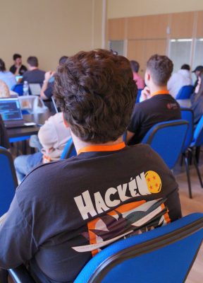 Asistentes Hackén