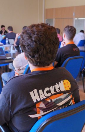 Asistentes Hackén